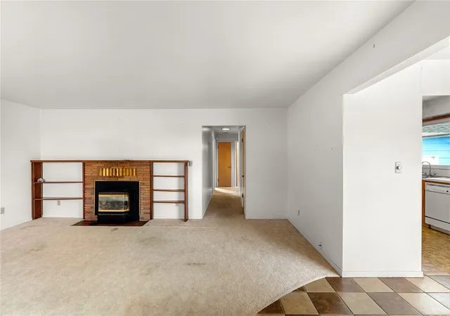Photo 1 of Single family home for sale at 414 J St, Hoquiam, WA 98550 | MLS# NWM2595646 | Listing updated on 2026-10-22