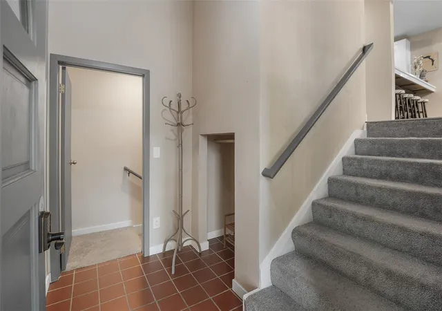 Photo 3 of Single family home for sale at 41 N Lookout Pl, Hoodsport, WA 98548 | MLS# NWM2595652 | Listing updated on 2026-10-18