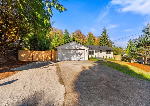 Photo 3 of Single family home for sale at 4400 SW 313th Street, Federal Way, WA 98023 | MLS# NWM2595657 | Listing updated on 2026-10-23