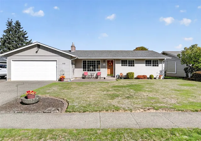 Single family home for sale at 110 Holly Park St, Longview, WA 98632 | MLS# NWM2595662