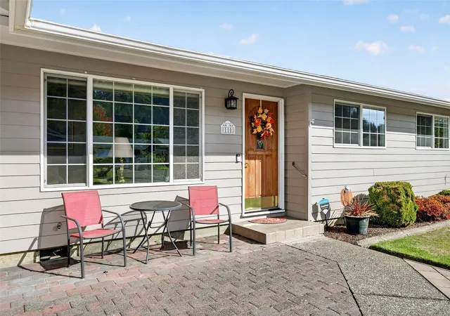 Photo 1 of Single family home for sale at 110 Holly Park St, Longview, WA 98632 | MLS# NWM2595662 | Listing updated on 2026-10-18