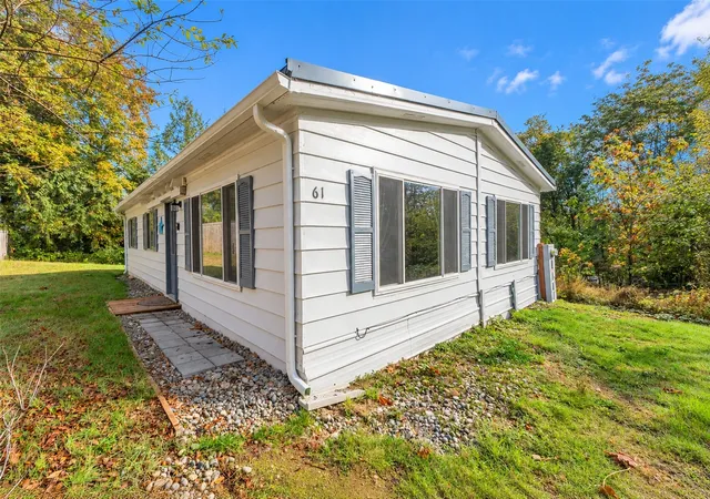 Photo 1 of Single family home for sale at 61 E Larchmont Pl, Shelton, WA 98584 | MLS# NWM2595674 | Listing updated on 2026-10-18