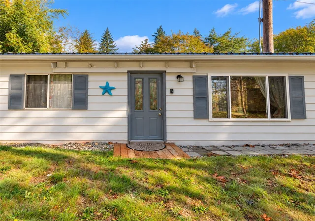 Photo 2 of Single family home for sale at 61 E Larchmont Pl, Shelton, WA 98584 | MLS# NWM2595674 | Listing updated on 2026-10-18