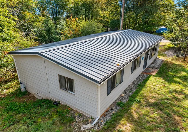 Photo 3 of Single family home for sale at 61 E Larchmont Pl, Shelton, WA 98584 | MLS# NWM2595674 | Listing updated on 2026-10-18