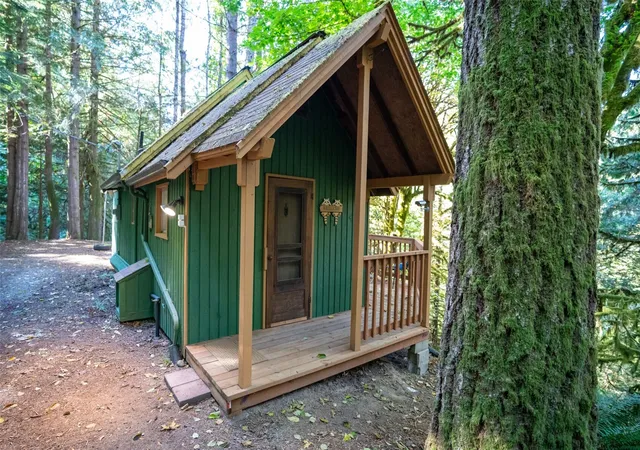 Photo 2 of Single family home for sale at 300 E Cyn View Ln, Belfair, WA 98528 | MLS# NWM2595685 | Listing updated on 2026-10-23