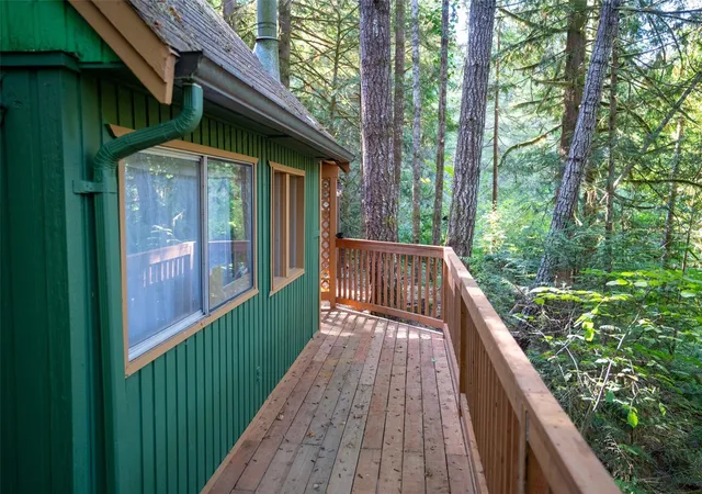 Photo 4 of Single family home for sale at 300 E Cyn View Ln, Belfair, WA 98528 | MLS# NWM2595685 | Listing updated on 2026-10-23