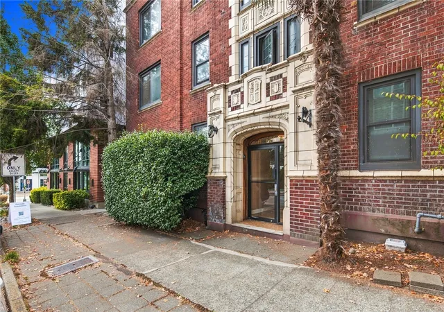 Photo 2 of Multi family home for sale at 307 Queen Anne Ave N, Seattle, WA 98109 | MLS# NWM2595687 | Listing updated on 2026-10-19