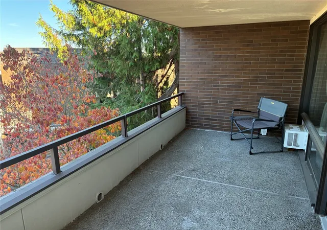 Photo 2 of Condo for sale at 10923 Glen Acres Dr S #C, Seattle, WA 98168 | MLS# NWM2595691 | Listing updated on 2026-10-22