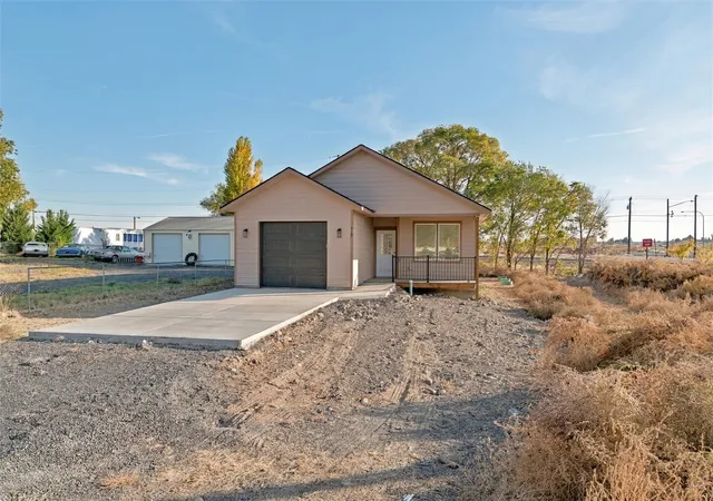 Photo 1 of Single family home for sale at 419 S 5th Avenue, Soap Lake, WA 98851 | MLS# NWM2595701 | Listing updated on 2026-10-21