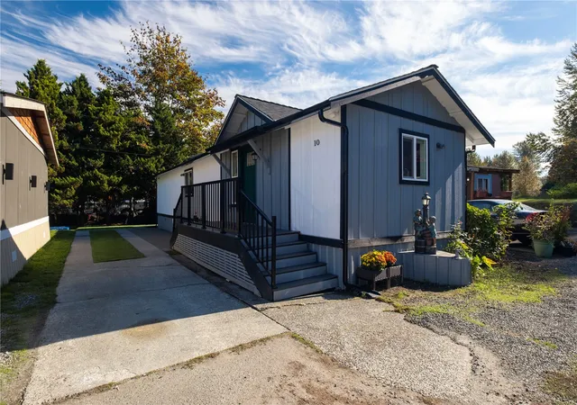Photo 1 of Manufactured home for sale at 11100 92nd Street Se #10, Snohomish, WA 98290 | MLS# NWM2595720 | Listing updated on 2026-10-19