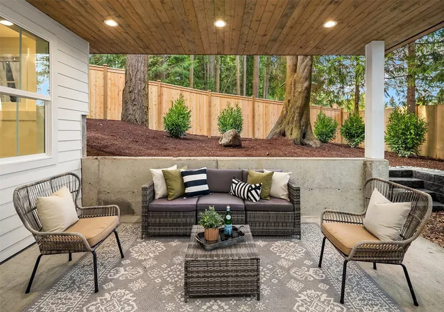 Photo 4 of Townhouse for sale at 11814 NE - 11810 103rd Pl, Kirkland, WA 98033 | MLS# NWM2595744 | Listing updated on 2026-10-18