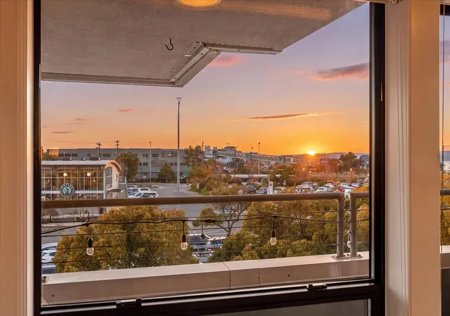 Photo 4 of Condo for sale at 110 James St #301, Edmonds, WA 98020 | MLS# NWM2595747 | Listing updated on 2026-10-26