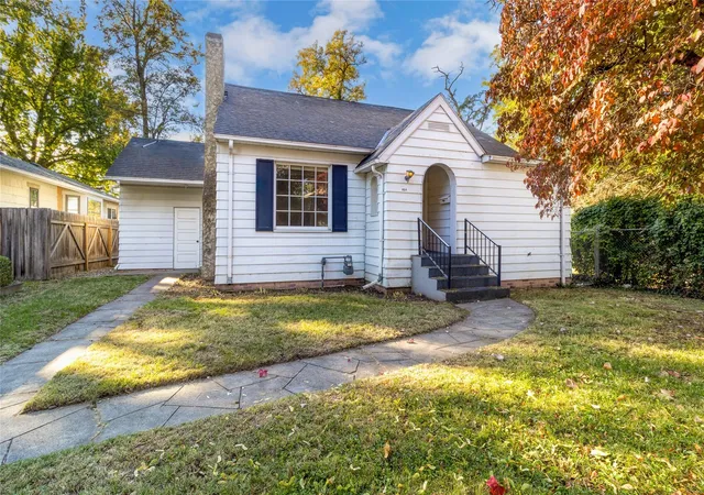 Single family home for sale at 950 Francis Ave, Walla Walla, WA 99362 | MLS# NWM2595749