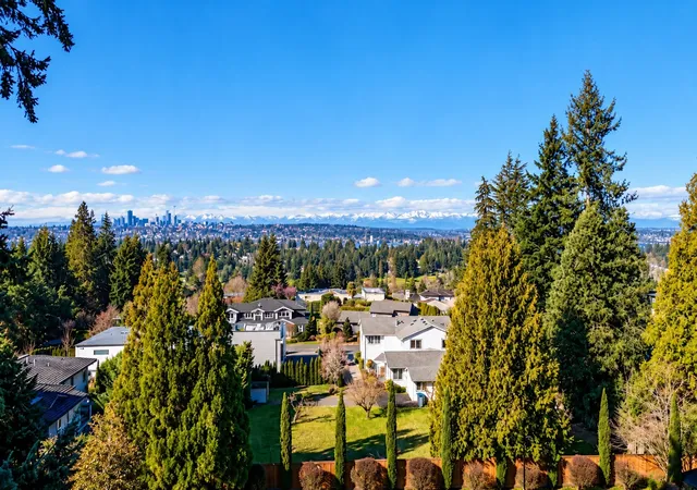 Photo 3 of Single family home for sale at 2023 92nd Avenue Ne, Clyde Hill, WA 98004 | MLS# NWM2595775 | Listing updated on 2026-10-26