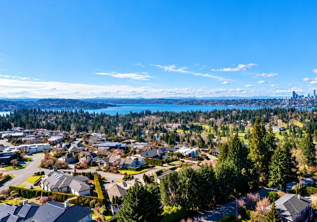 Photo 4 of Single family home for sale at 2023 92nd Avenue NE, Clyde Hill, WA 98004 | MLS# NWM2595775 | Listing updated on 2026-10-26