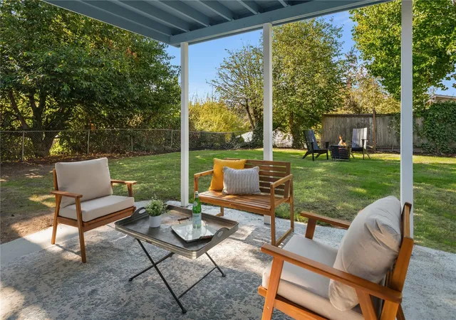 Photo 3 of Single family home for sale at 5525 30th Avenue NE, Seattle, WA 98105 | MLS# NWM2595776 | Listing updated on 2026-10-28