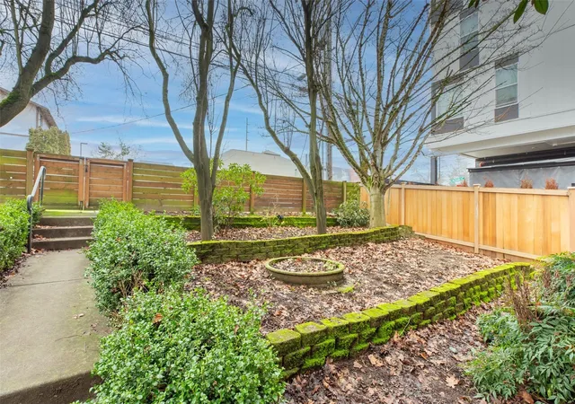 Photo 3 of Condo for sale at 10511 Midvale Ave N #101, Seattle, WA 98133 | MLS# NWM2595783 | Listing updated on 2026-10-21