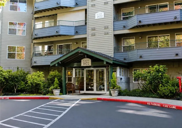 Condo for sale at 1822 152nd Avenue NE #E113, Bellevue, WA 98007 | MLS# NWM2595785