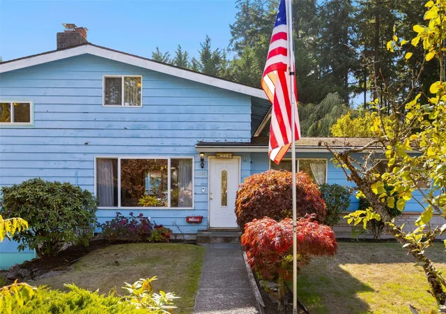 Photo 2 of Single family home for sale at 6510 193rd Street SW, Lynnwood, WA 98036 | MLS# NWM2595802 | Listing updated on 2026-10-22