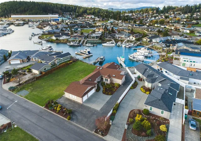 Single family home for sale at 2006 Cove Pl, Anacortes, WA 98221 | MLS# NWM2595811