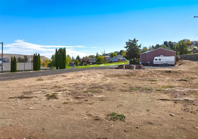 Photo 3 of Sale Pending at 0 Nka Fremont Ave, Selah, WA 98942 | MLS# NWM2595814 | Listing updated on 2026-10-19