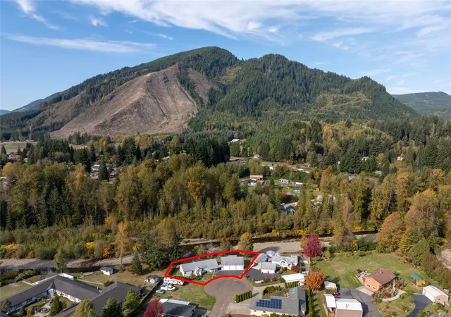 Photo 2 of Manufactured home for sale at 135 River Way, Morton, WA 98356 | MLS# NWM2595815 | Listing updated on 2026-10-19