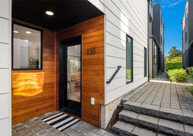 Condo for sale at 1130 32nd Avenue E, Seattle, WA 98112 | MLS# NWM2595817