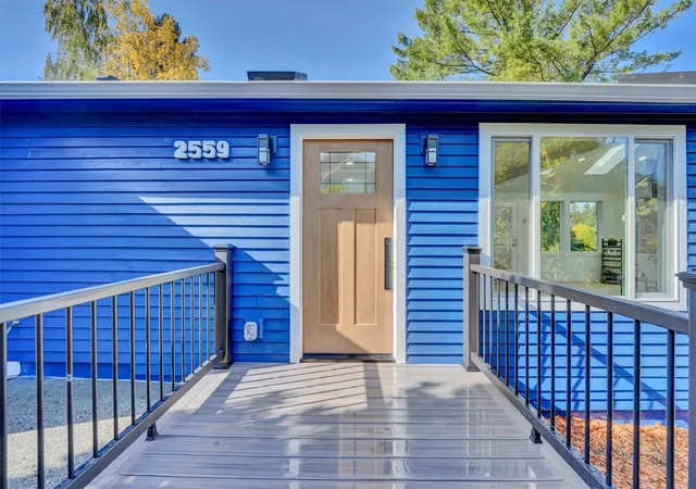Photo 1 of Single family home for sale at 2559 Ne 98th Street, Seattle, WA 98115 | MLS# NWM2595821 | Listing updated on 2026-10-20