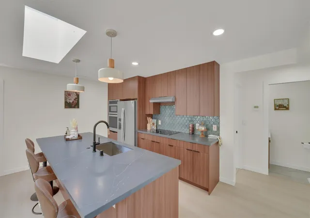 Photo 4 of Single family home for sale at 2559 NE 98th Street, Seattle, WA 98115 | MLS# NWM2595821 | Listing updated on 2026-10-20