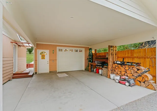 Photo 3 of Single family home for sale at 381 Selah Naches Rd, Selah, WA 98942 | MLS# NWM2595831 | Listing updated on 2026-10-20