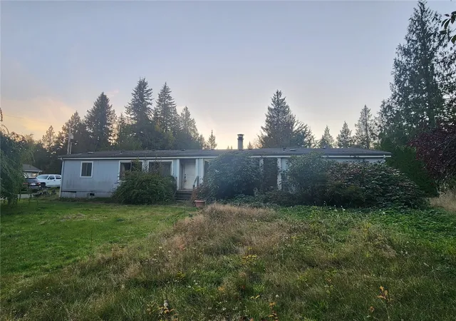 Photo 3 of Manufactured home for sale at 18110 40th Avenue Nw, Stanwood, WA 98292 | MLS# NWM2595834 | Listing updated on 2026-10-22