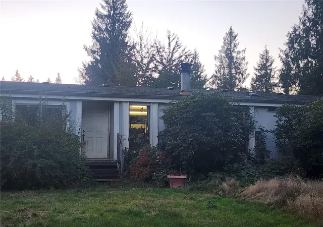 Photo 3 of Manufactured home for sale at 18110 40th Avenue NW, Stanwood, WA 98292 | MLS# NWM2595834 | Listing updated on 2026-10-22