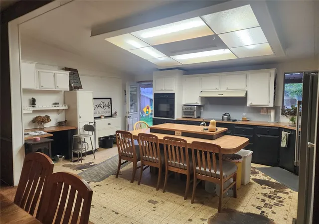 Photo 4 of Manufactured home for sale at 18110 40th Avenue NW, Stanwood, WA 98292 | MLS# NWM2595834 | Listing updated on 2026-10-22