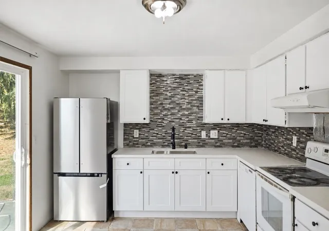 Photo 4 of Single family home for sale at 1627 Rockcress Dr SE, Olympia, WA 98513 | MLS# NWM2595850 | Listing updated on 2026-10-19