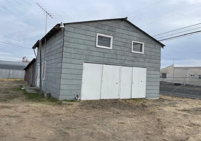 Photo 4 of Single family home for sale at 191 Ephrata Ave NW, Soap Lake, WA 98851 | MLS# NWM2595854 | Listing updated on 2026-10-21