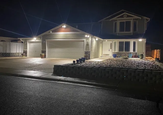 Photo 3 of Single family home for sale at 515 Baker St, Moxee, WA 98936 | MLS# NWM2595855 | Listing updated on 2026-10-19