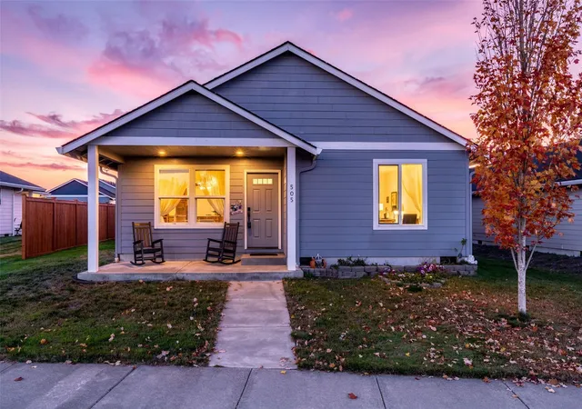 Single family home for sale at 505 Herren Ave, Winlock, WA 98596 | MLS# NWM2595861