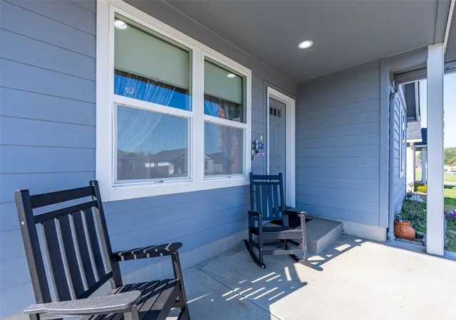 Photo 2 of Single family home for sale at 505 Herren Ave, Winlock, WA 98596 | MLS# NWM2595861 | Listing updated on 2026-10-23