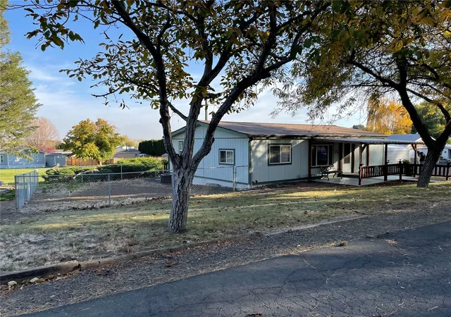Photo 3 of Manufactured home for sale at 2285 SW Basin St #1, Ephrata, WA 98823 | MLS# NWM2595862 | Listing updated on 2026-10-22