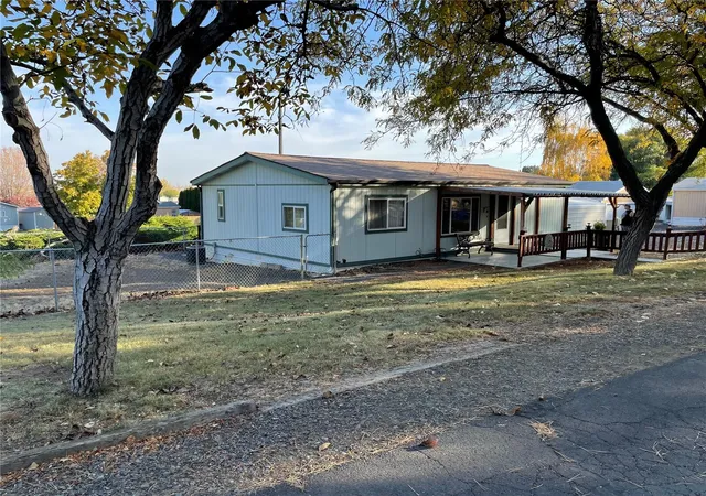 Photo 4 of Manufactured home for sale at 2285 SW Basin St #1, Ephrata, WA 98823 | MLS# NWM2595862 | Listing updated on 2026-10-22