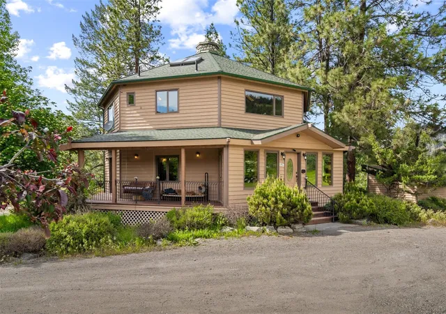 Photo 2 of Single family home for sale at 21 Louie Crk Dr, Curlew, WA 99118 | MLS# NWM2595871 | Listing updated on 2026-10-19