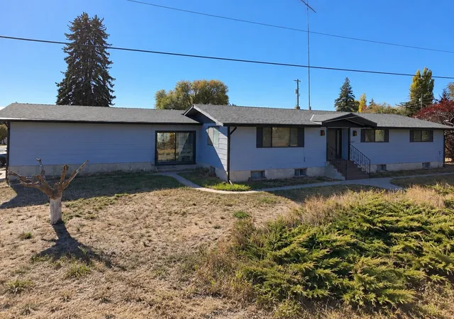 Photo 2 of Single family home for sale at 505 W Locust St, Almira, WA 99103 | MLS# NWM2595876 | Listing updated on 2026-10-20