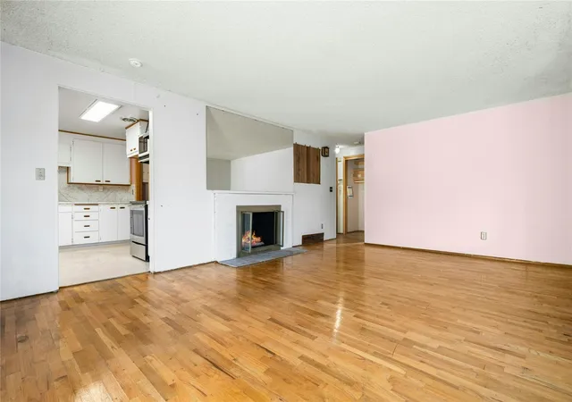 Photo 3 of Single family home for sale at 103 SW 130th Street, Burien, WA 98146 | MLS# NWM2595892 | Listing updated on 2026-10-20