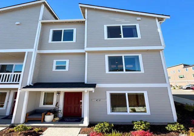 Condo for sale at 9811 31st Avenue SE #C1, Everett, WA 98208 | MLS# NWM2595899