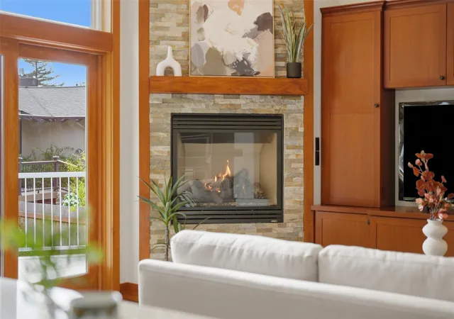 Photo 4 of Single family home for sale at 9723 Harborview Pl NW, Gig Harbor, WA 98332 | MLS# NWM2595902 | Listing updated on 2026-10-26