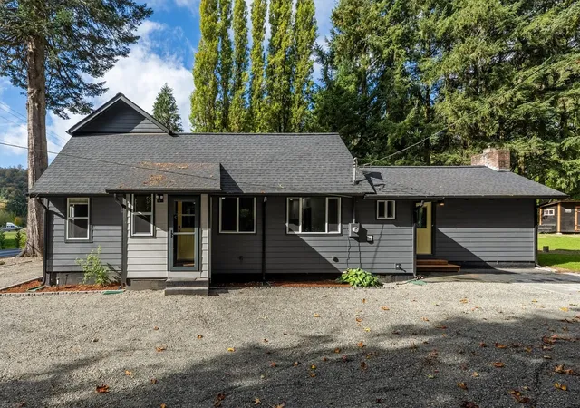 Photo 3 of Single family home for sale at 1304 Ph 10, Castle Rock, WA 98611 | MLS# NWM2595906 | Listing updated on 2026-10-22