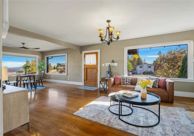 Photo 2 of Single family home for sale at 4624 N Huson St, Tacoma, WA 98407 | MLS# NWM2595908 | Listing updated on 2026-10-24