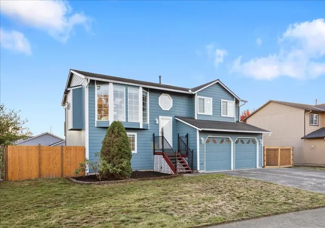 Single family home for sale at 5610 124th Place NE, Marysville, WA 98271 | MLS# NWM2595949