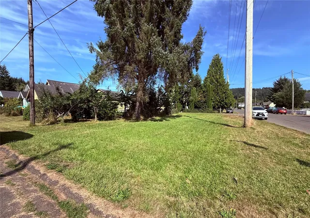 Photo 1 of Land for sale at 711 Queen, Hoquiam, WA 98550 | MLS# NWM2595986 | Listing updated on 2026-10-19