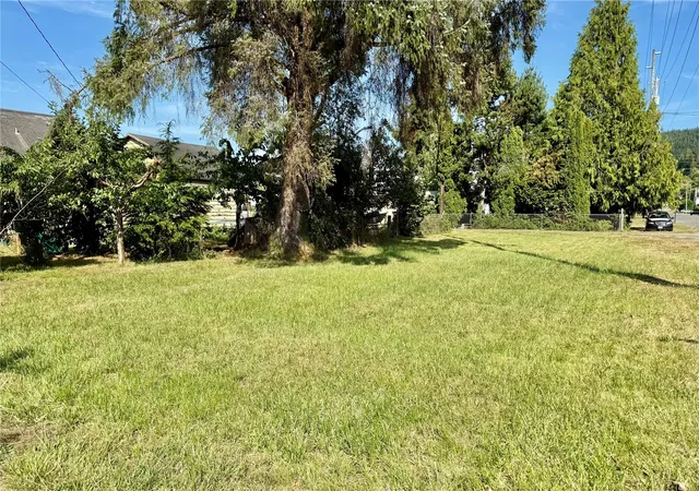 Photo 3 of Land for sale at 711 Queen, Hoquiam, WA 98550 | MLS# NWM2595986 | Listing updated on 2026-10-19